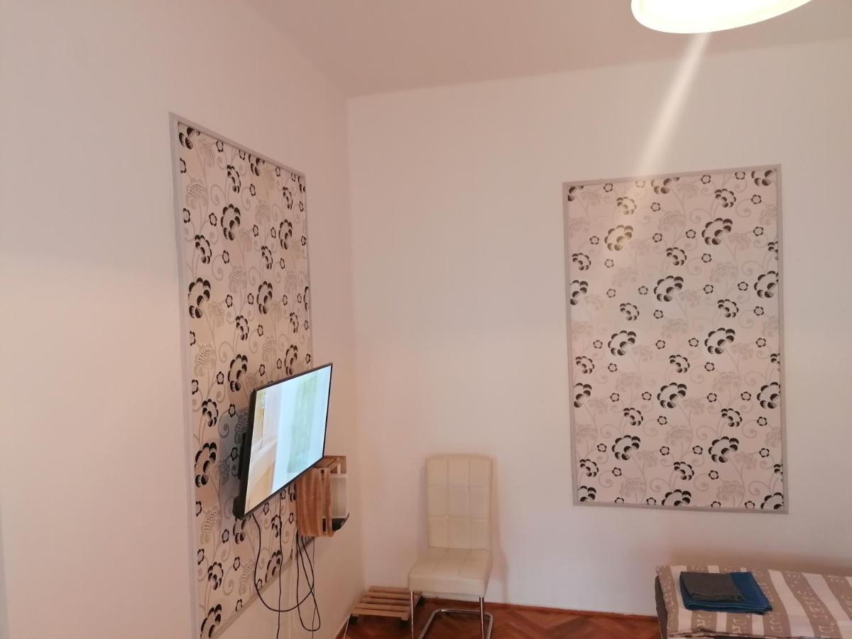 Kriston Apartman Miskolc Exterior foto